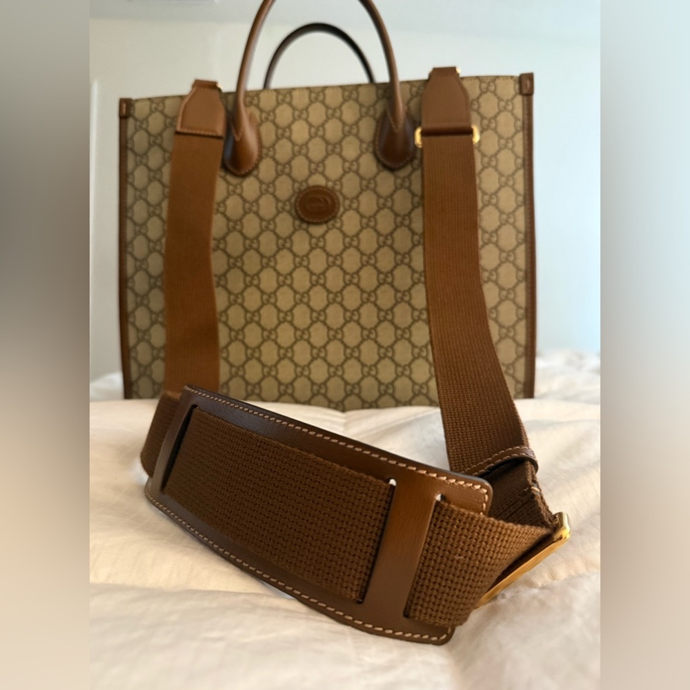 Gucci brown leather and canvas shoulder strap with gold hardware